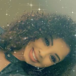 Meet your Posher, Ivette